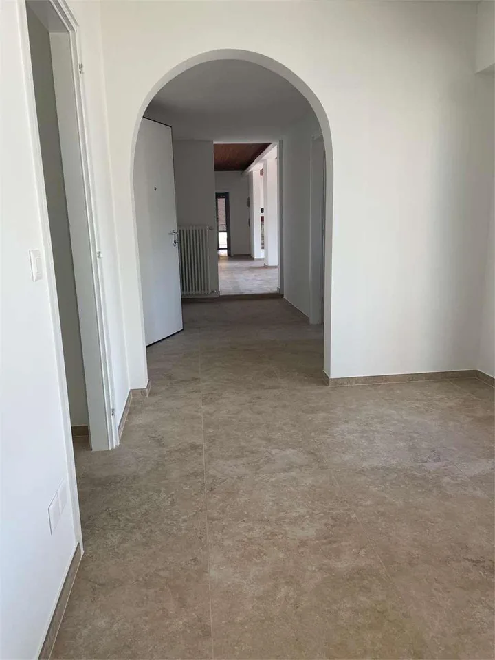 Vira Gambarogno, Attico 6,5 locali, ristrutturato e con vista lago