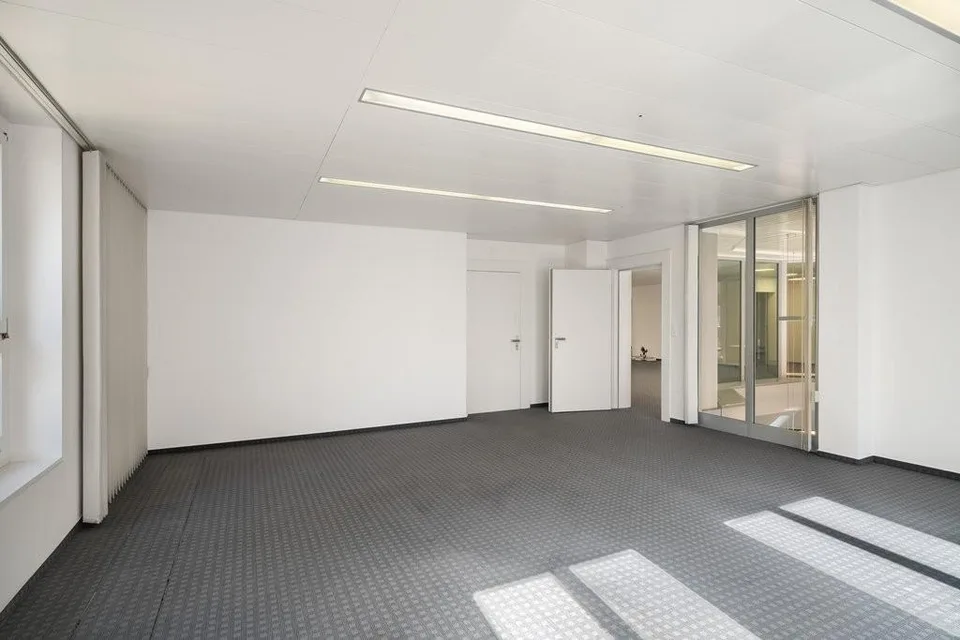 Bureau situé au 1er étage - Grand Rue 122/124, Tramelan – Foto 11 von 11