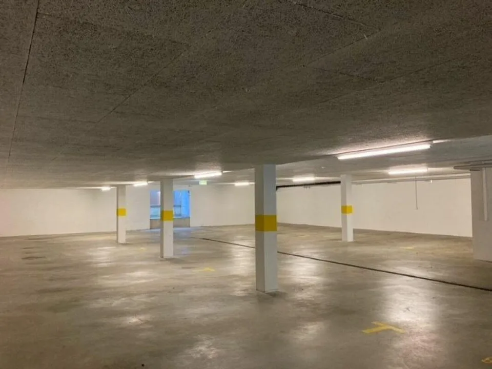 Tiefgaragenparkplätze zu vermieten