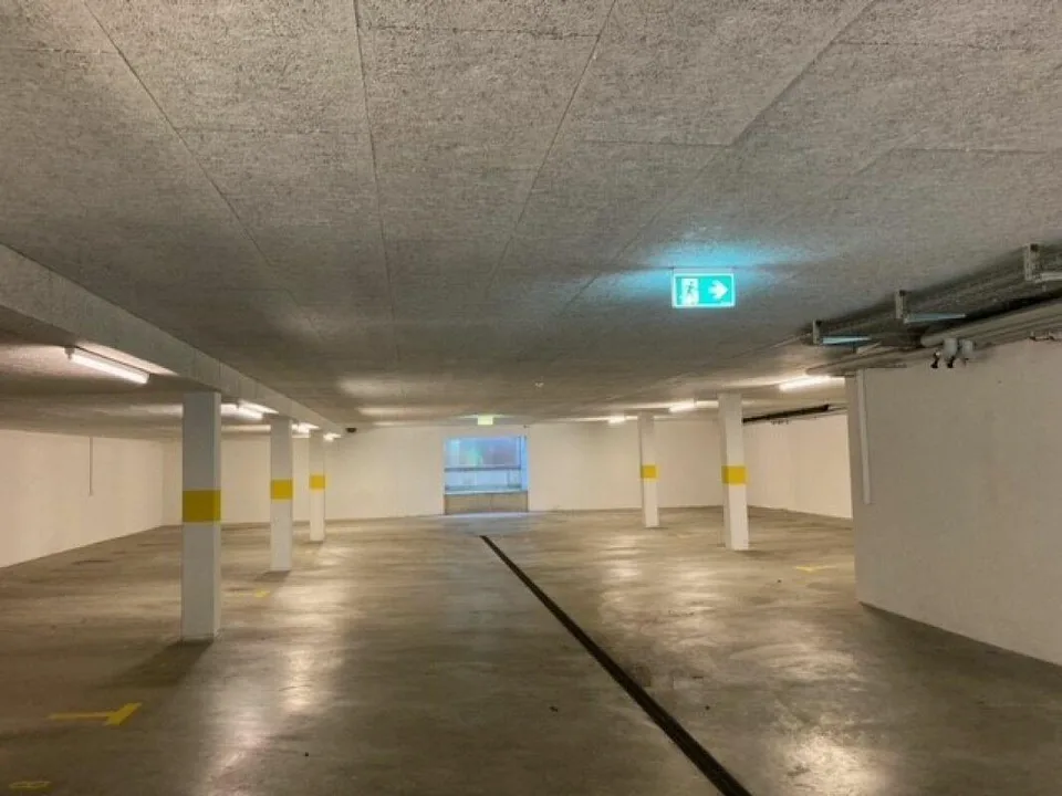Tiefgaragenparkplätze zu vermieten