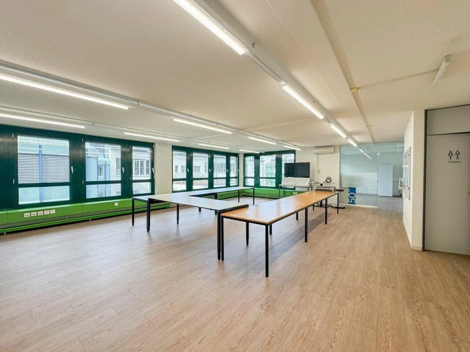 Grosszügige Büro-/Praxisfläche in bester Arbeitsumgebung