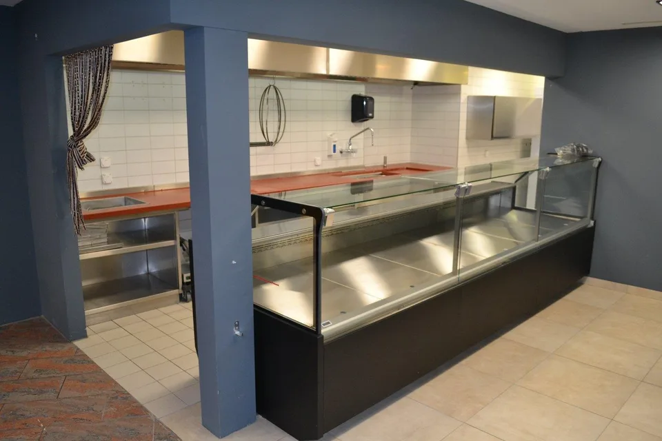 Moderne Geschäftsfläche im Zentrum von Altdorf zu vermieten – Foto 8 von 13