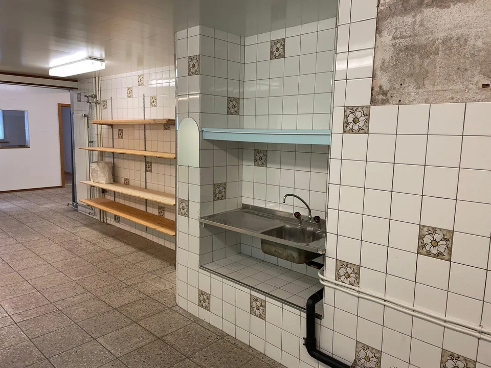 Vielseitig nutzbare Gewerberäumlichkeit im Mittelpunkt von Altdorf