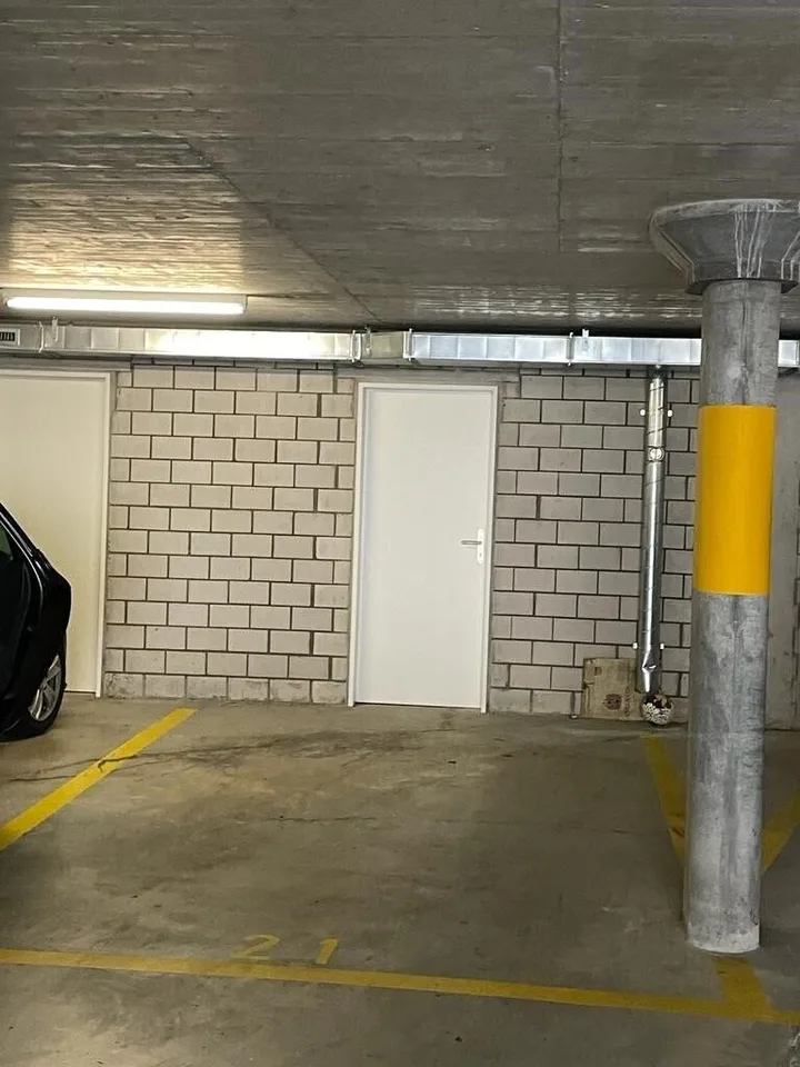 Geschützter Autoabstellplatz in Tiefgarage frei