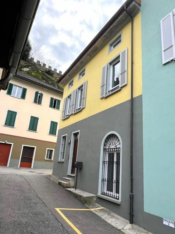 CASA UNIFAMILIARE 4.5 LOCALI - RISTRUTTURATA