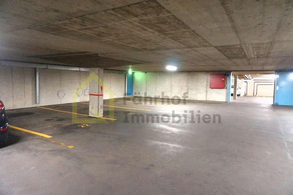 Einstellhallenplatz für Motorräder oder Kleinwagen (max. Länge 2m)