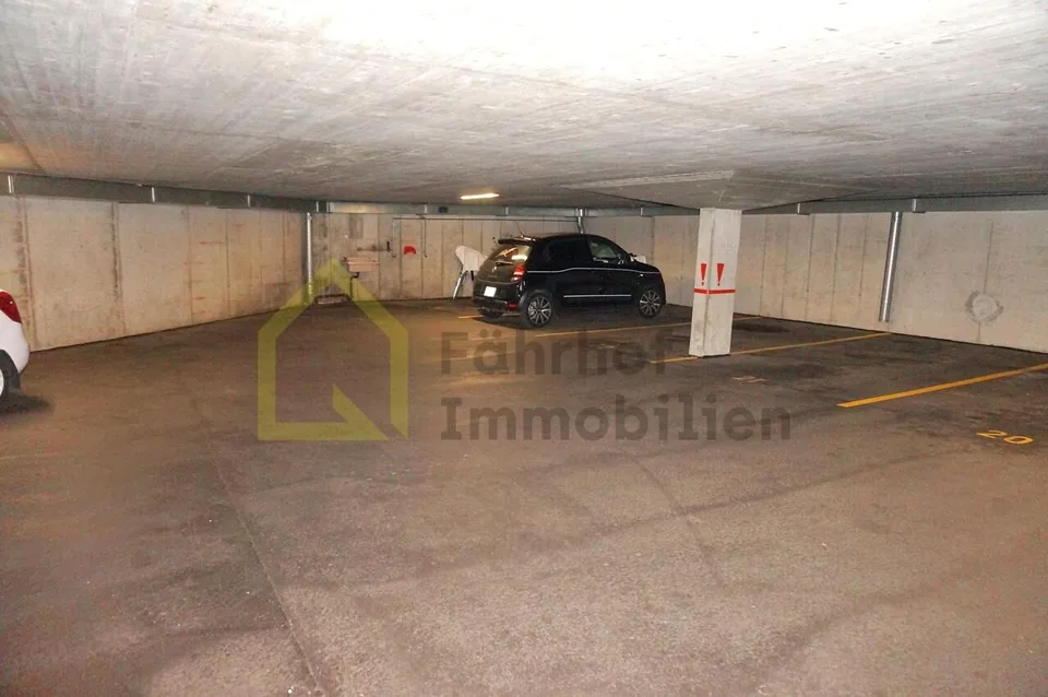 Einstellhallenplatz für Motorräder oder Kleinwagen (max. Länge 2m)