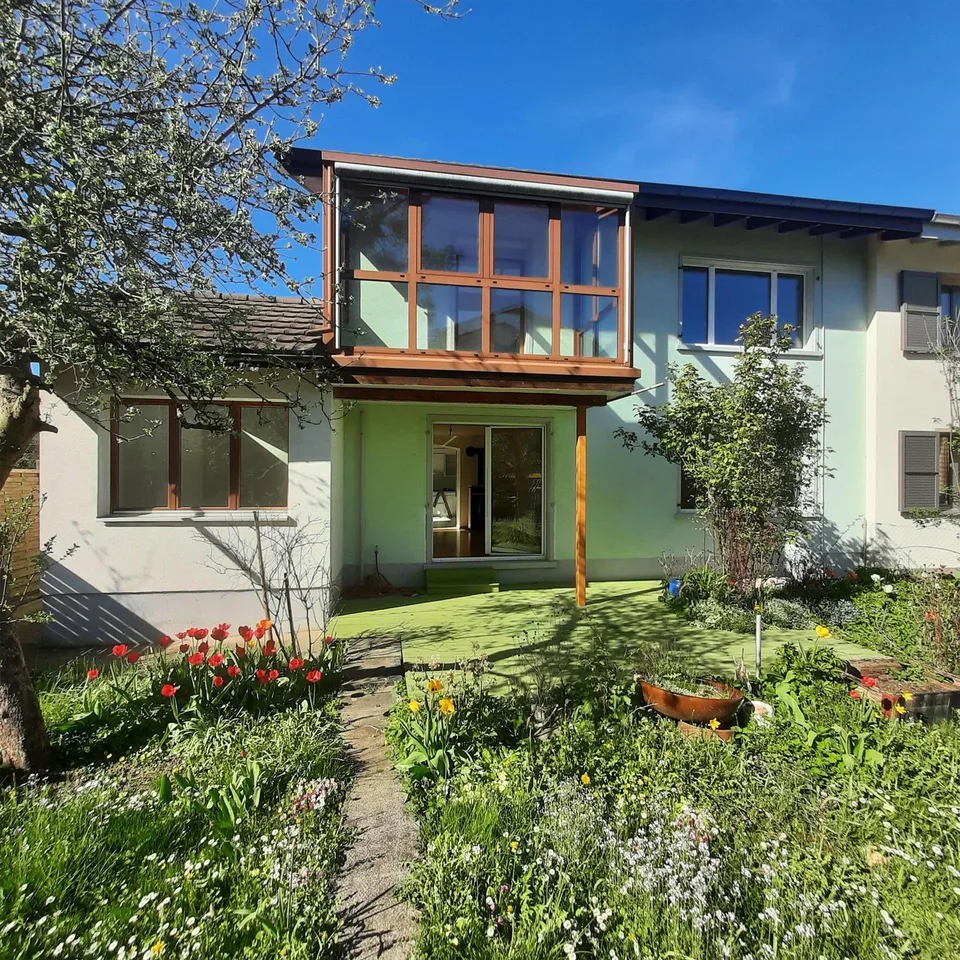 Doppeleinfamilienhaushälfe mit Garten