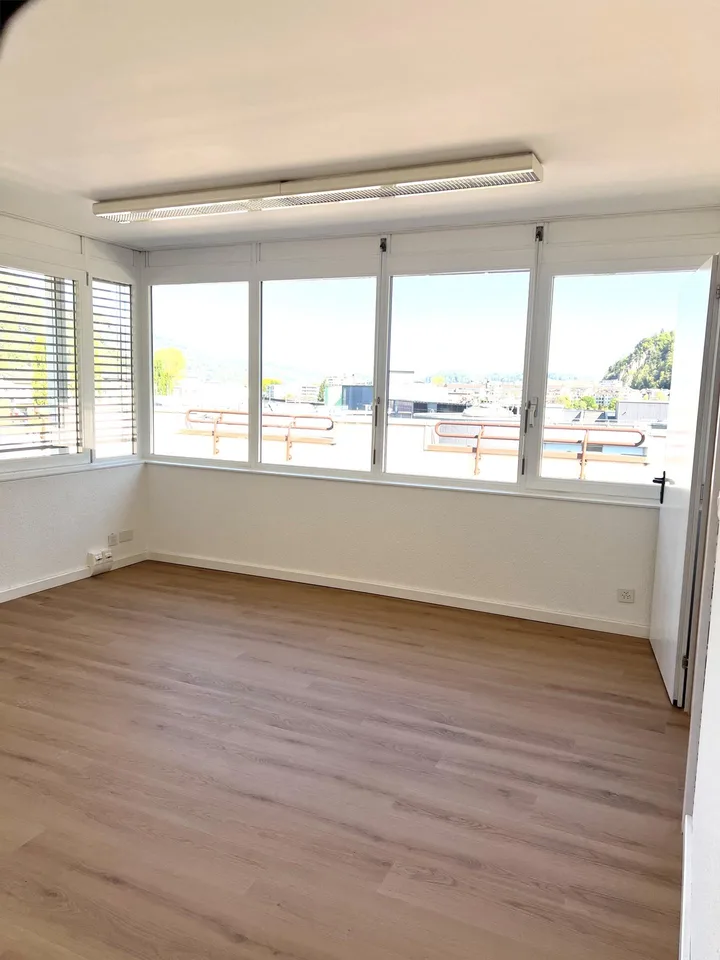 Büro / Atelier mit Badezimmer im Galgenried 6 in Stans zu vermieten