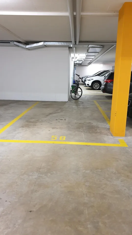 Tiefgaragenplatz beim unterirdischen Bahnhof Tägerwilen