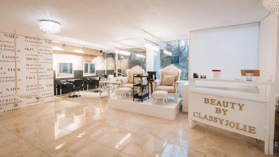 EXQUISITER SCHÖNHEIS-SALON  MIT DIVERSEN ANGEBOTEN