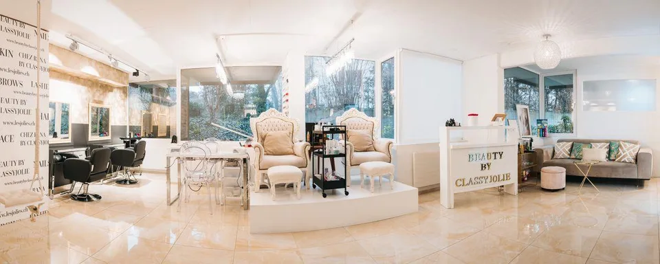EXQUISITER SCHÖNHEIS-SALON  MIT DIVERSEN ANGEBOTEN