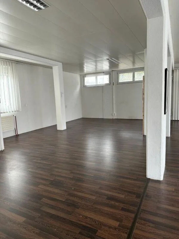 Top Gewerberaum mit viel Licht und idealer Präsentationsfläche