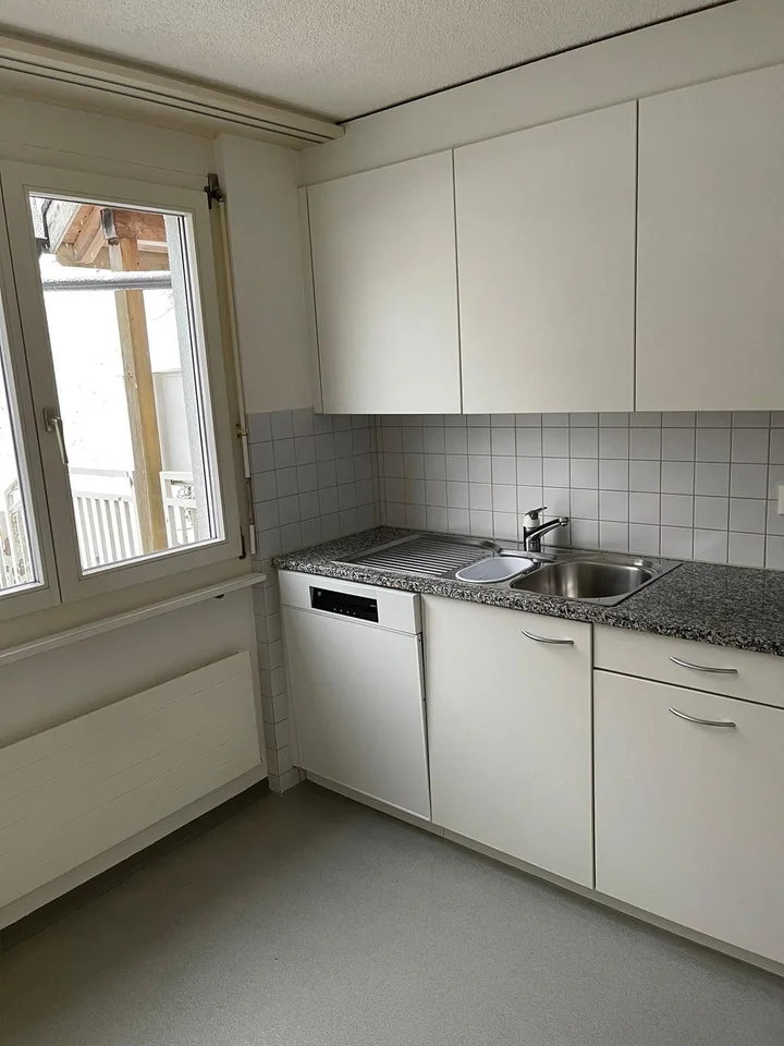 schöne und helle 4.5 Zimmer Wohnung