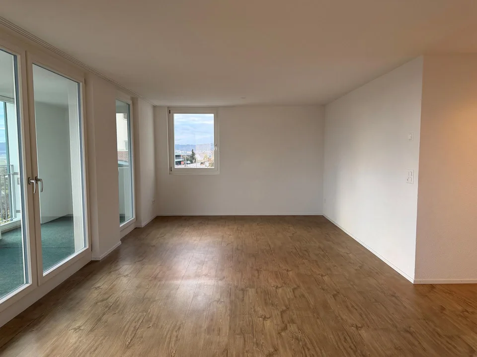 Moderne Wohnung im Eigentumsstandard