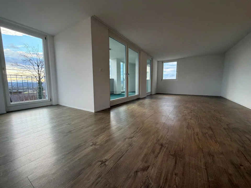 Moderne Wohnung im Eigentumsstandard