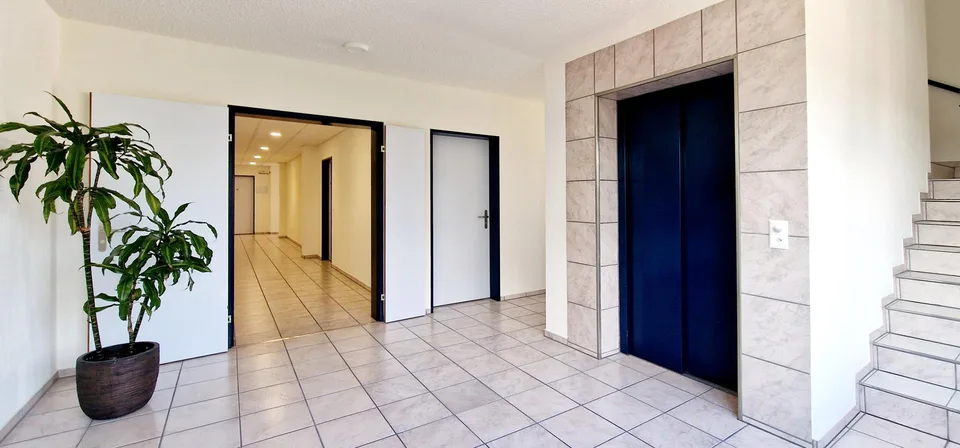 19 m2 + 40 m2 Büro- / Praxisräume an bester Lage
