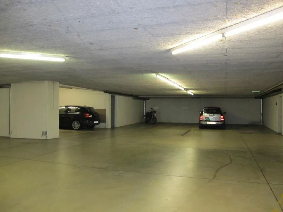 Tiefgaragenplatz vis-à-vis Uni SG