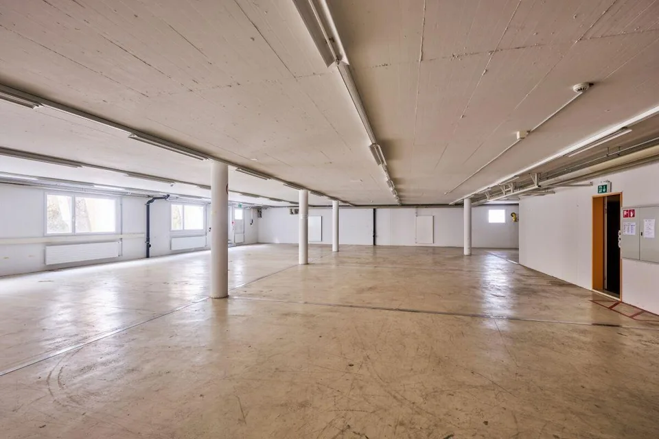 Büro-, Gewerbe- und Lagergebäude