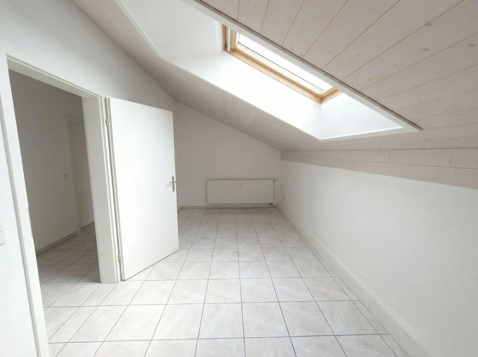 Casa unifamiliare di 7.5 locali con giardino privato e 2 posteggi – foto 9 di 13
