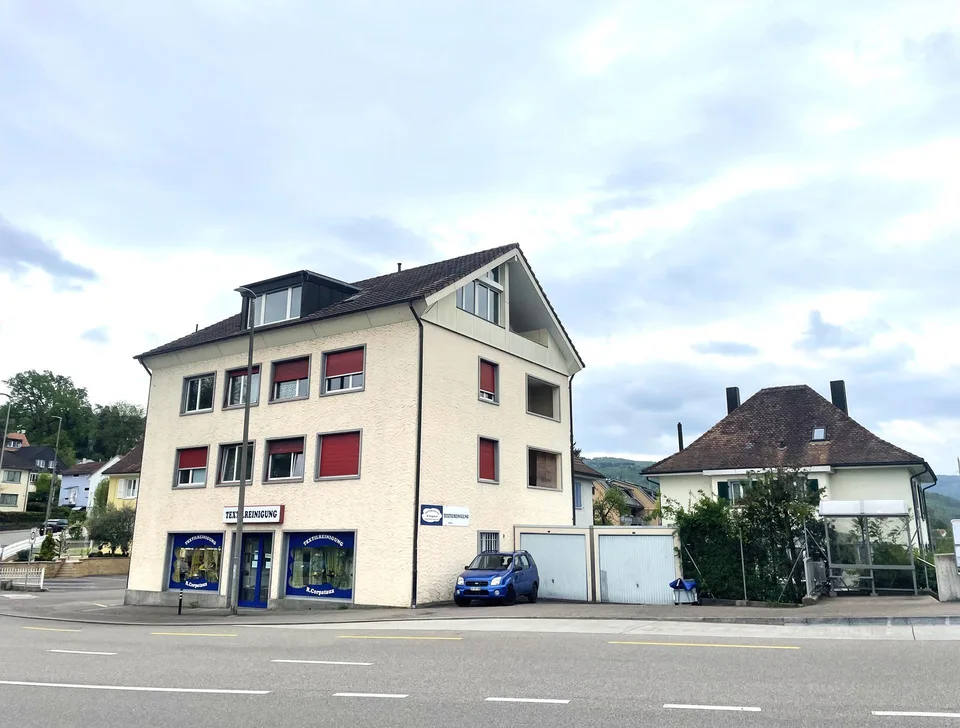 Grosszügige Dachwohnung in Dornach zu vermieten