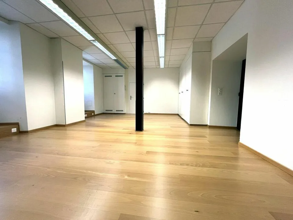 Charaktervolle Geschäftsfläche mitten in Schwyz