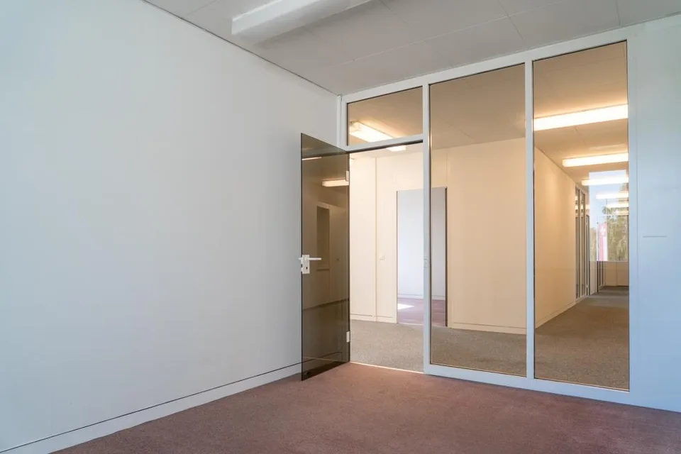500 bis 3'500 m² Gewerbe- und Büroflächen – photo 6 of 10