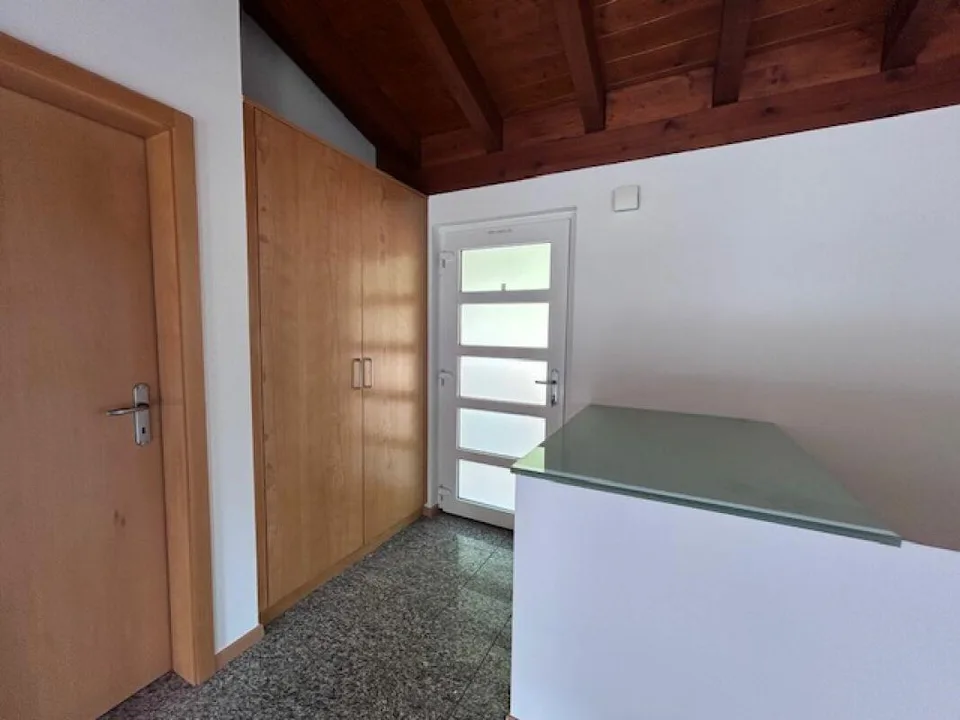 BELLISSIMA CASA UNIFAMILIARE CON GIARDINO E 4 POSTI AUTO