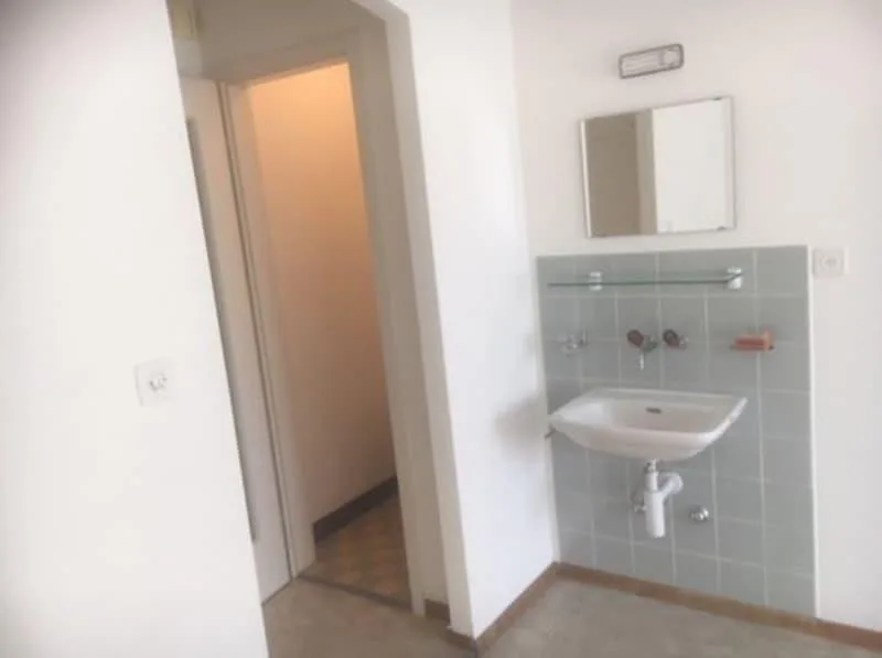 Kleines Studio als Atelier, Büro-, Lager-oder Bastelraum zu vermieten