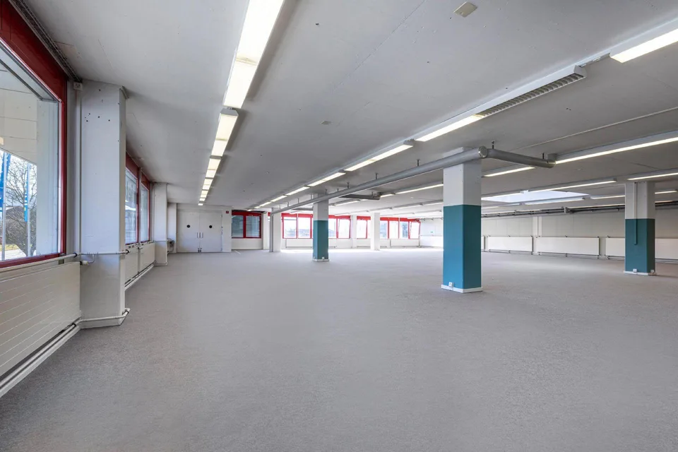 800 m² Gewerbefläche an bester Sichtlage - Laden, Showroom oder Büro – Foto 7 von 10