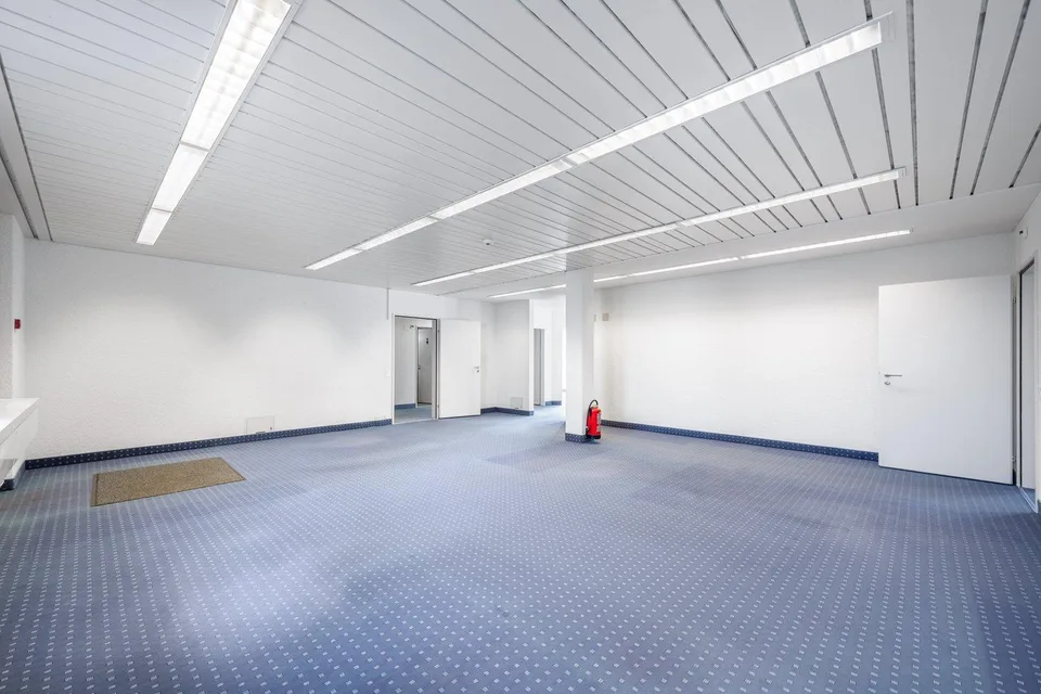 Individuell gestaltbare Büroflächen über dem Beri-Markt