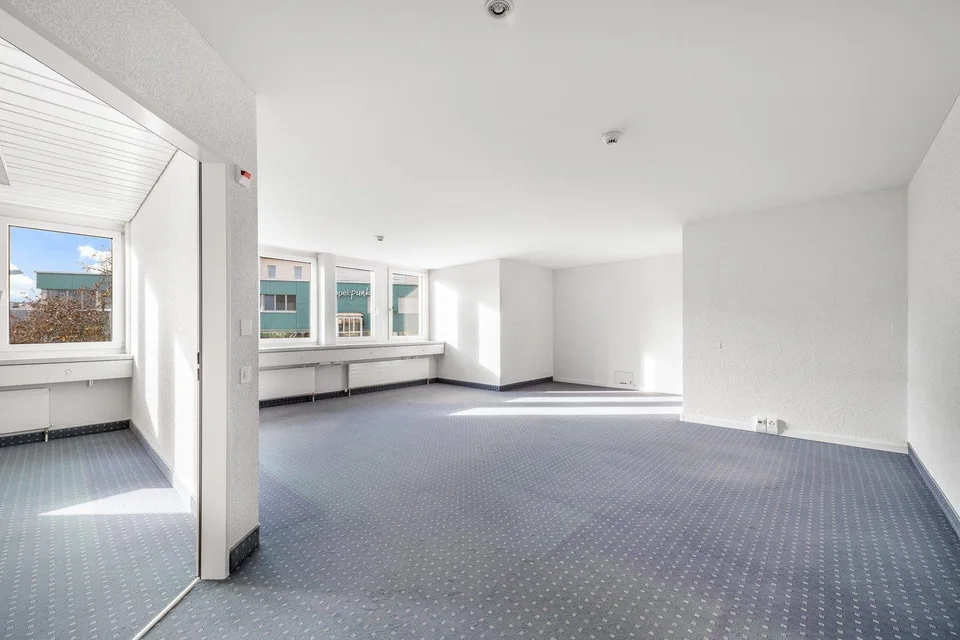 Individuell gestaltbare Büroflächen über dem Beri-Markt
