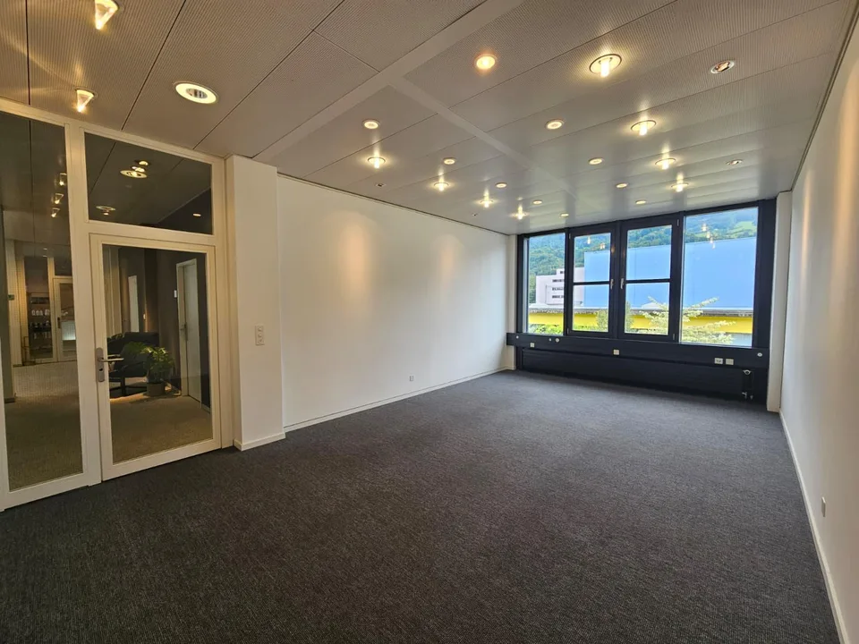 Attraktive Büroflächen im Gewerbepark Sevelen zu vermieten – Foto 13 von 18