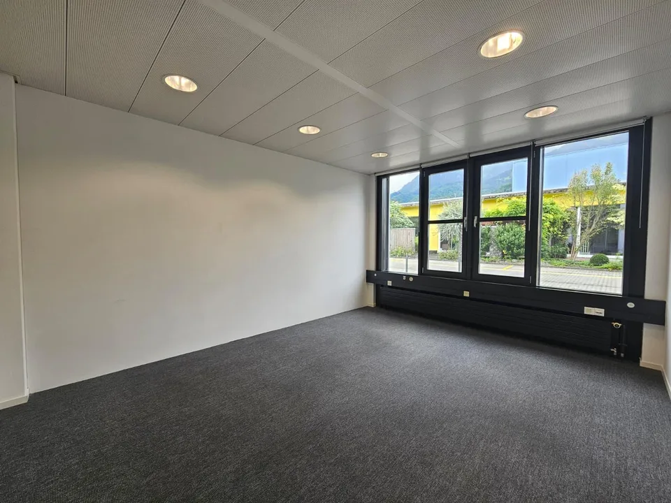 Attraktive Büroflächen im Gewerbepark Sevelen zu vermieten – Foto 9 von 18