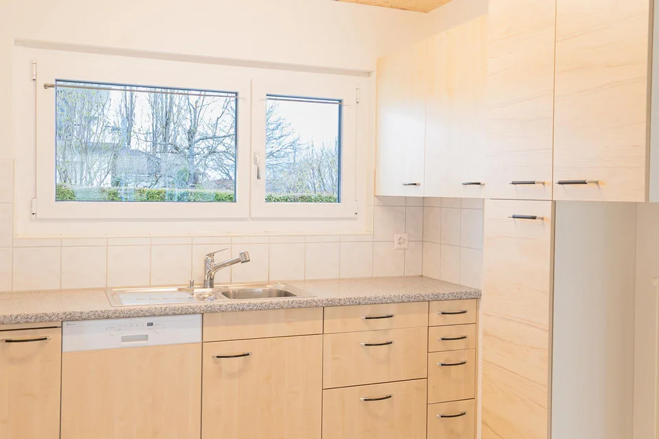 Idyllische 4.5-Zimmerwohnung mit Traumsicht und Wintergarten