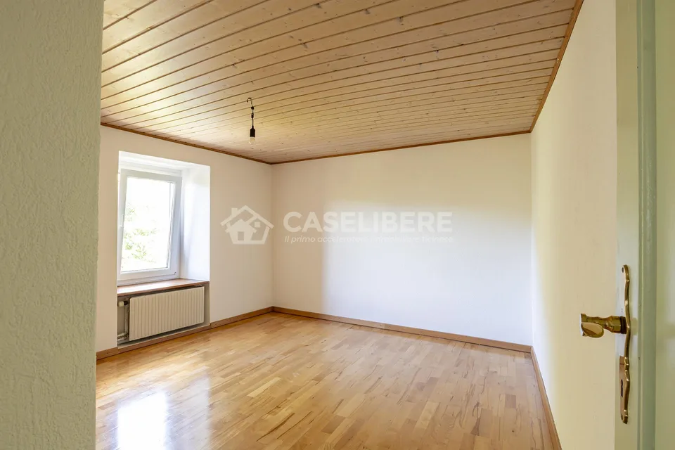 CASA DI NUCLEO CON GIARDINO A BRÈ – photo 16 of 18