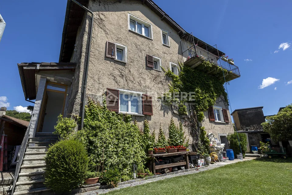 CASA DI NUCLEO CON GIARDINO A BRÈ