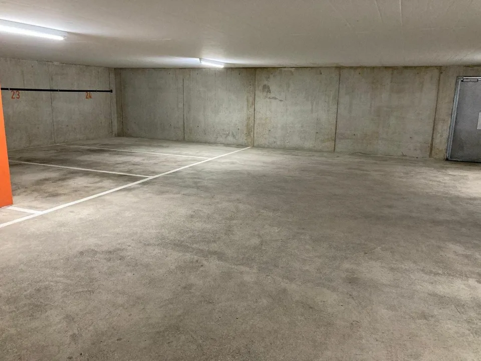 Einstellhallenplatz in Bubendorf zu vermieten