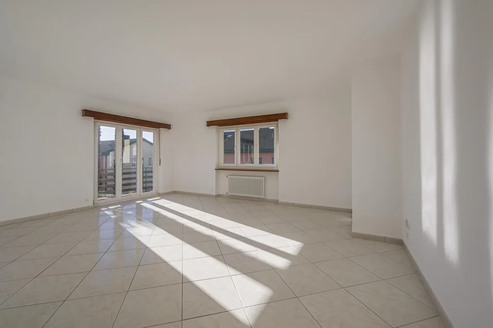 ACCOGLIENTE 5.5 LOCALI CON GIARDINO PRIVATO