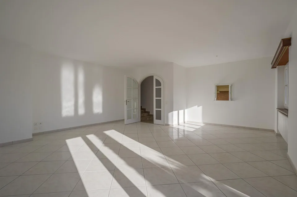 ACCOGLIENTE 5.5 LOCALI CON GIARDINO PRIVATO