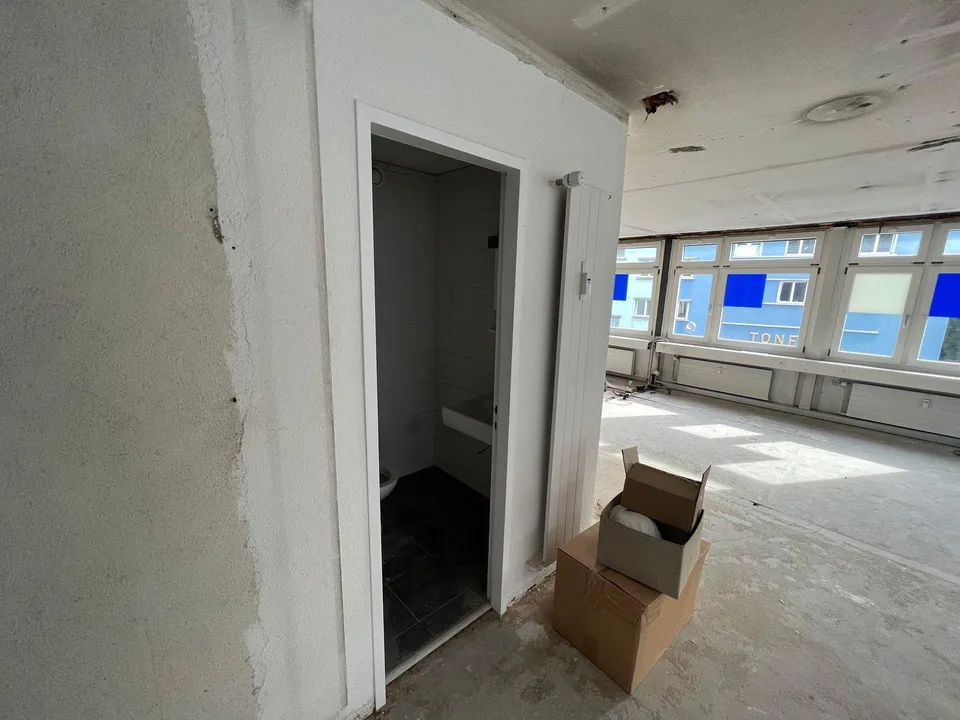 Zentrale Büro- und Gewerbefläche im Rohbau zu vermieten – Foto 10 von 11