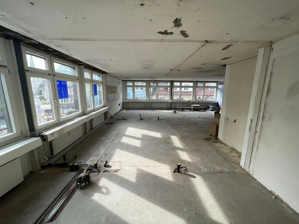 Zentrale Büro- und Gewerbefläche im Rohbau zu vermieten – Foto 6 von 11