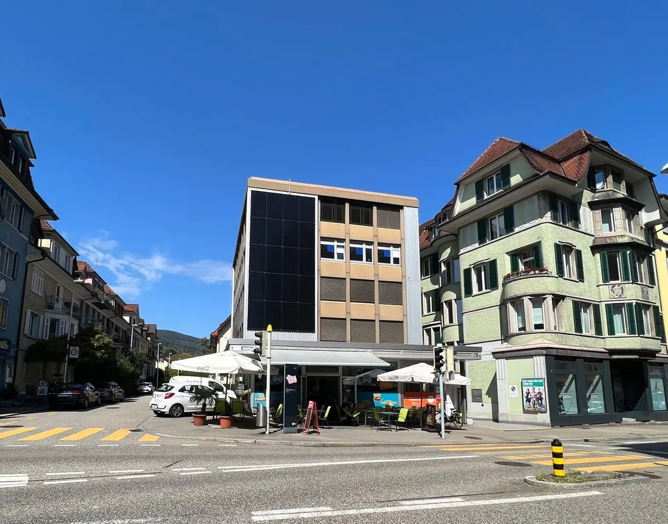 Zentrale Büro- und Gewerbefläche im Rohbau zu vermieten