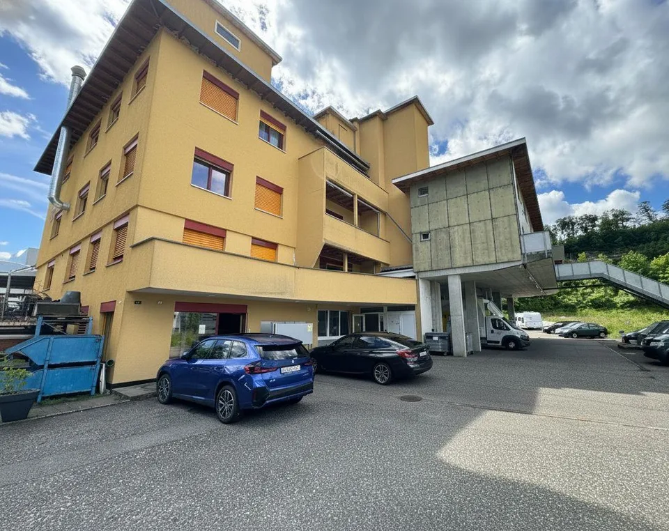 Geräumige Gewerbefläche in Lausen zu vermieten