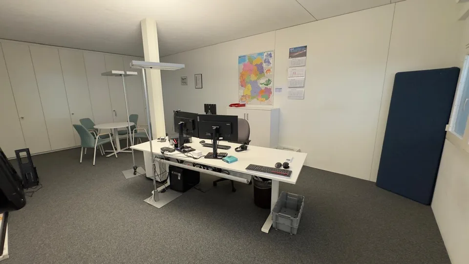 Grosszügige Büro- und Gewerbefläche in der Industriezone von Schaff... – Foto 9 von 13