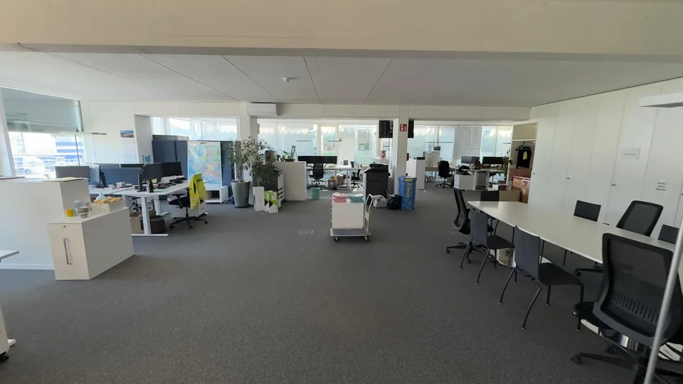 Grosszügige Büro- und Gewerbefläche in der Industriezone von Schaff... – Foto 7 von 13