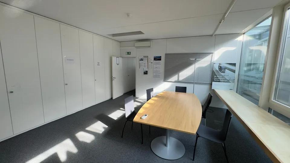 Grosszügige Büro- und Gewerbefläche in der Industriezone von Schaff... – Foto 12 von 13