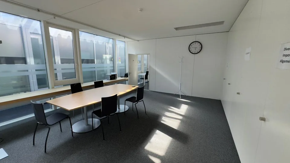 Grosszügige Büro- und Gewerbefläche in der Industriezone von Schaff... – Foto 11 von 13