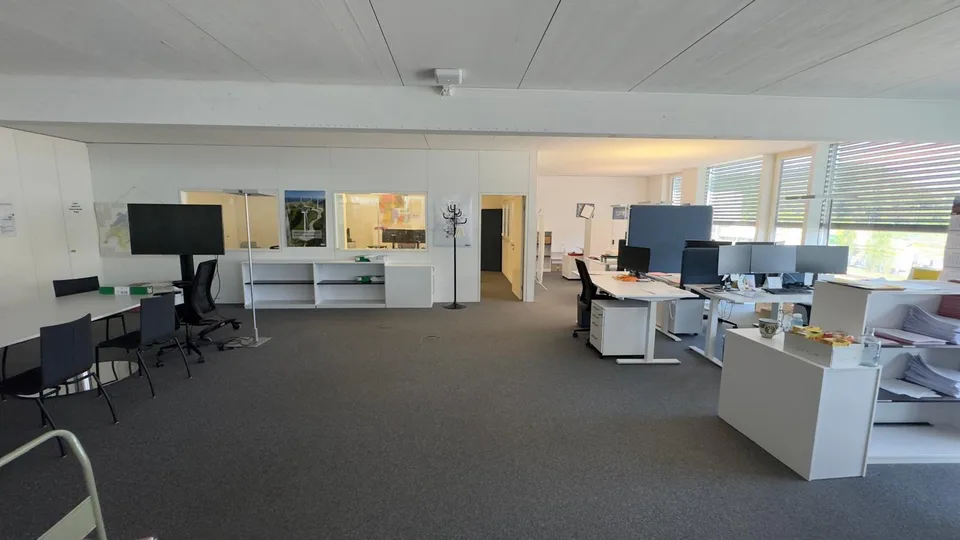 Grosszügige Büro- und Gewerbefläche in der Industriezone von Schaff... – Foto 6 von 13