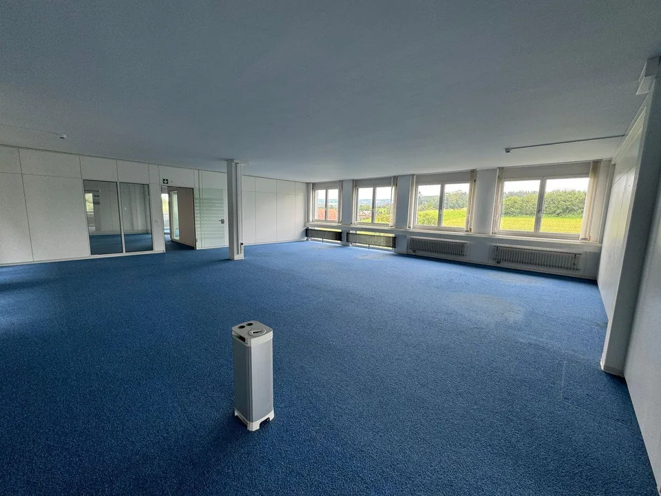 Grosszügige Büro- und Gewerbefläche in Sempach-Station zu vermieten – foto 10 di 13